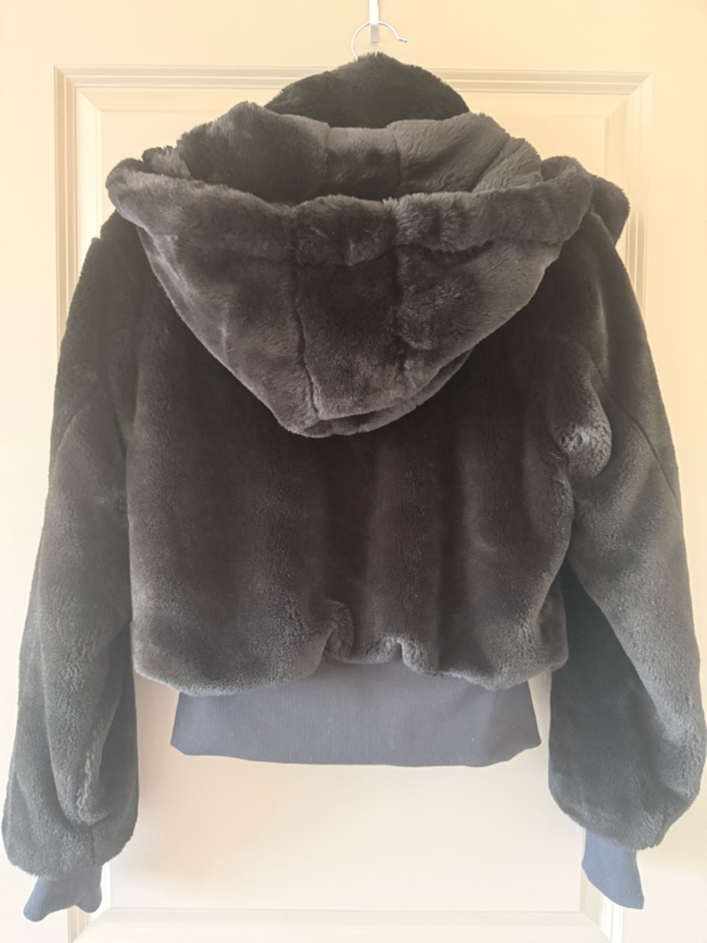 ALO black faux fur foxy jacket - Picture 15 of 16